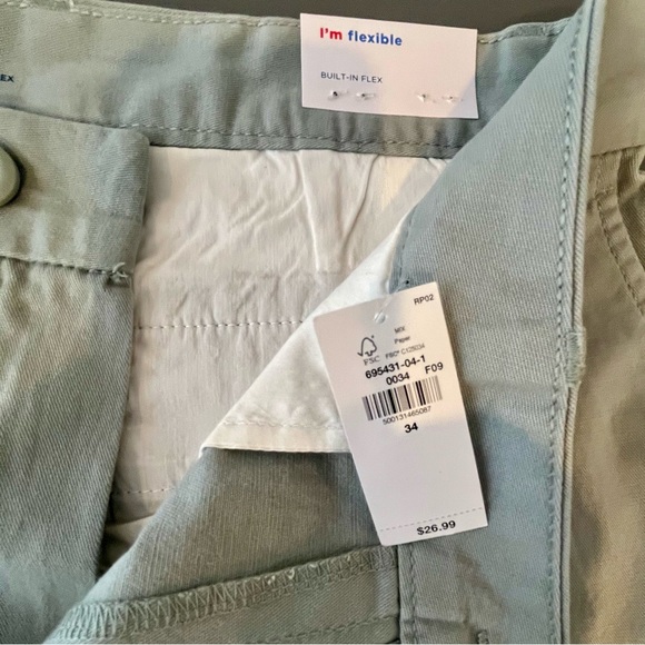 NWT Old Navy Slim Built-In Flex Men’s 34 & 8 Inseam Shorts - Picture 4 of 4